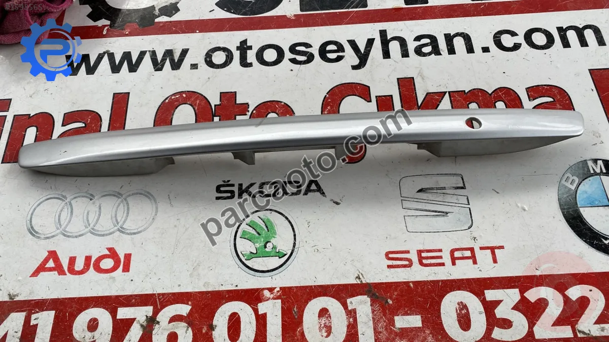 76801-12820 toyota corolla 2008 bagaj kapağı plakalık çıtası