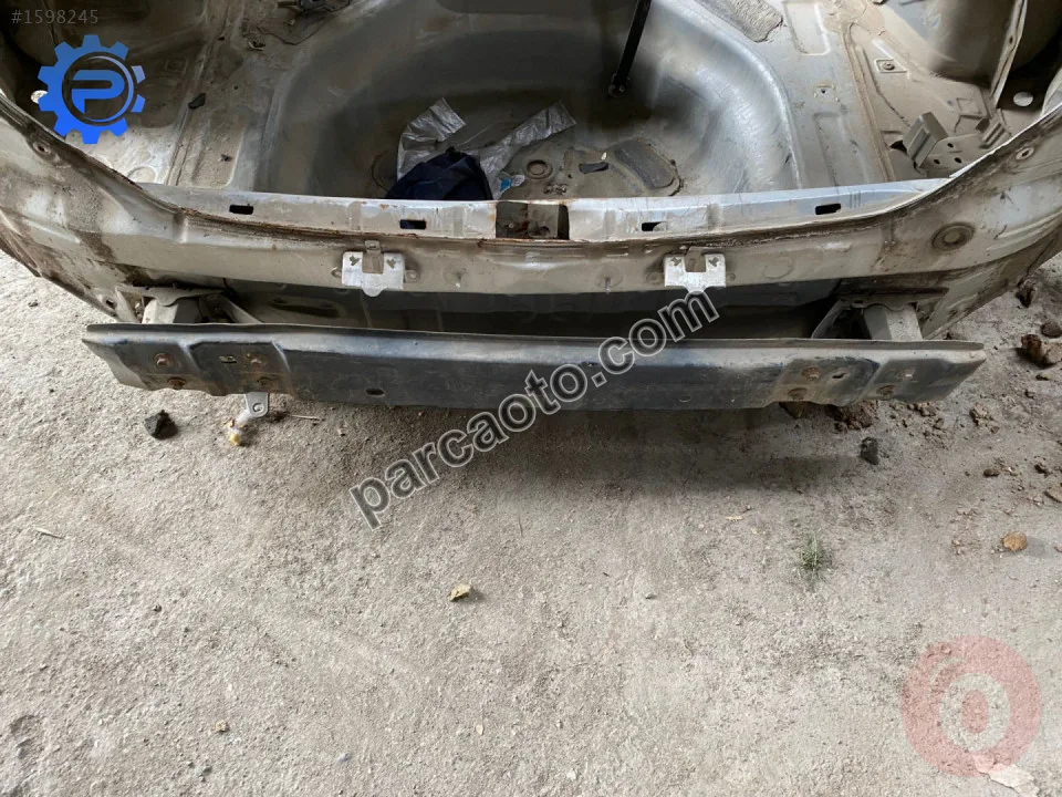 toyota corolla 2008 arka tampon demiri
