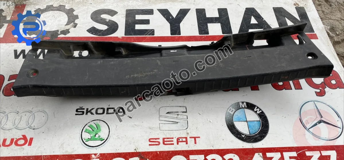 58387-12070 toyota corolla 2008 bagaj kilit kaplaması