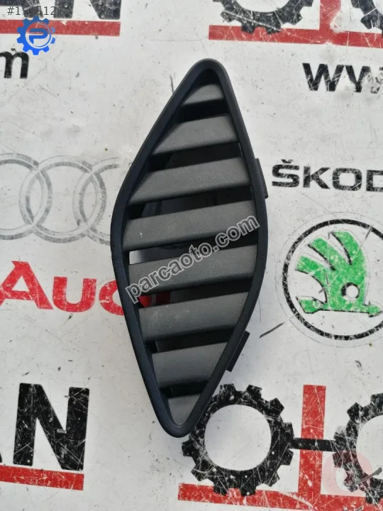 8V1819793 audi a3 2020 göğüs sol üst havalandırma ızgarası