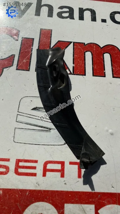 8V0805234C audi a3 2020 ön cam ızgarası kenar kaplaması