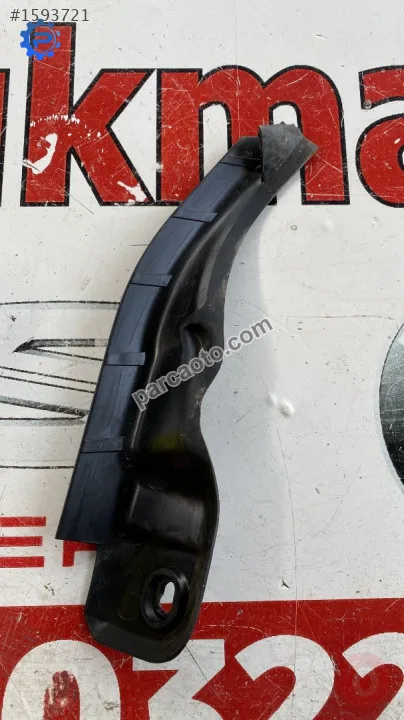 8V0805233C audi a3 2020 ön cam ızgarası kenar lastiği sol