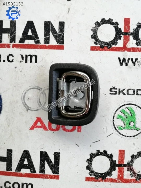 8V0863503C audi a3 2020 bağaj bağlama kancası