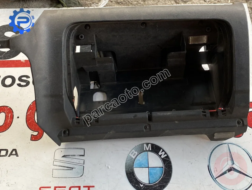 volkswagen jetta 2008 torpido gözü