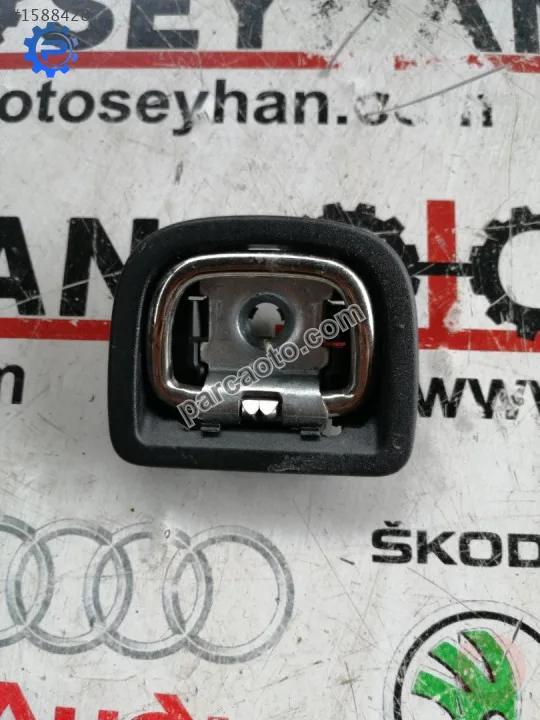 8V0863503C audi a3 2020 bağaj bağlama kancası
