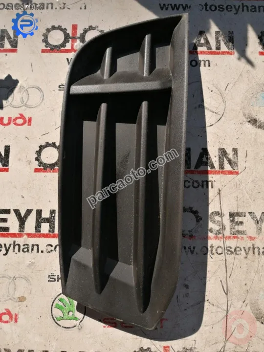 8V5807681AA audi a3 2020 sol sis kapağı