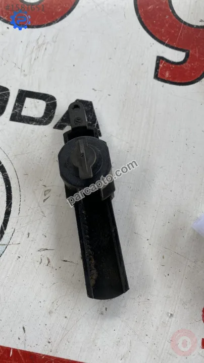 1K0858309A jetta 2009 torpido yavaşlatma dişlisi amortisörü
