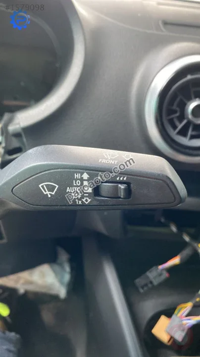 82A953521CF audi a3 2020 silecek sinyal selektör kolu