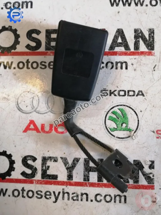 5M0857740E tiguan 2012 arka koltuk orta emniyet kemer kilidi