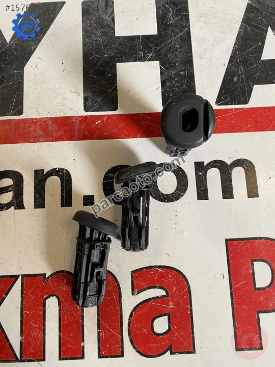 5G0886920 skoda scala golf koltuk başlığı yuvası