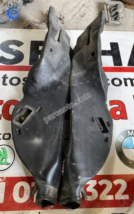 1J0819803A vw bora golf 4 arka ayak havalandırma borusu