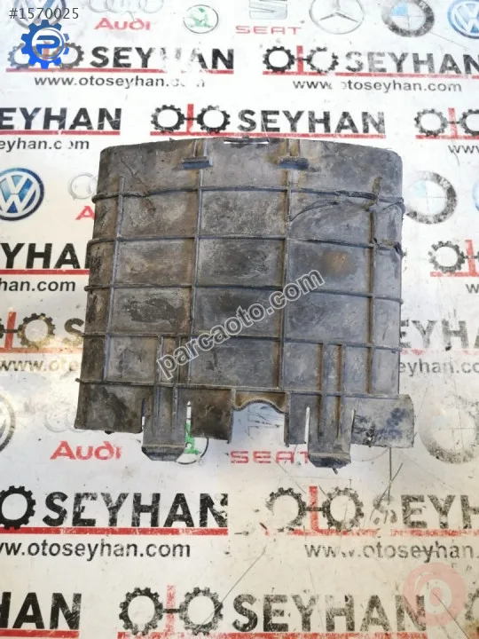1K0915335C volkswagen golf 5 akü yan kapağı