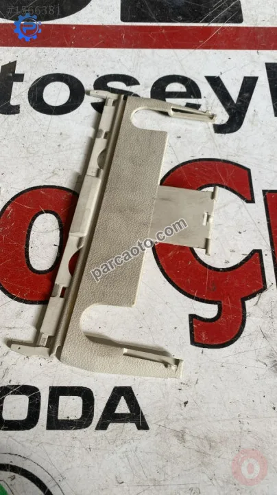 3G0882519A vw passat B8 2018 ön koltuk başlığı alt kaplaması