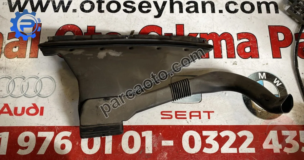 64221934344 bmw 5 E34 göğüs üst ön cam havalandırma kanalı
