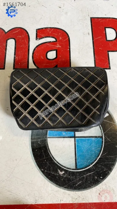 8D1723173B volkswagen passat b5 otomatik fren pedalı lastiği