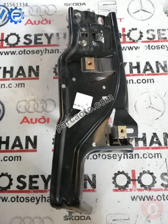 8D1857320E vw passat B5 göğüs orta sağ bağlantı demiri
