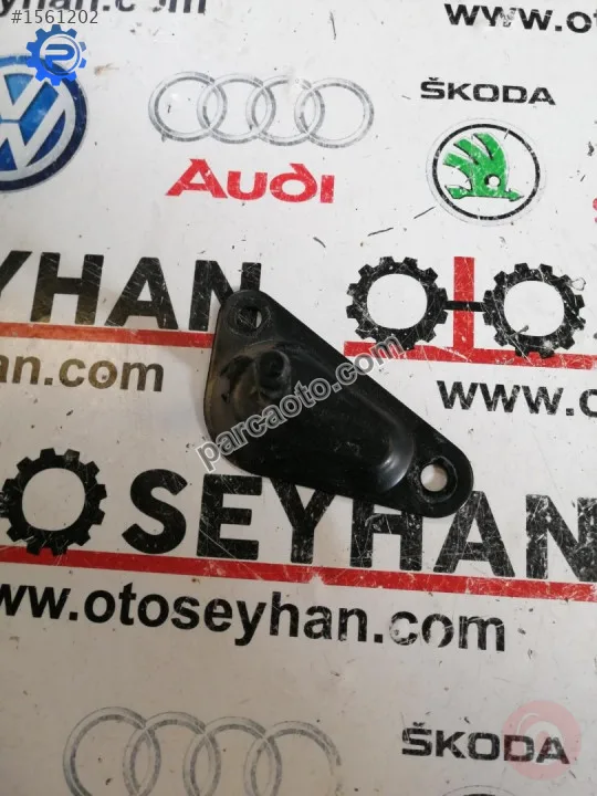4B9886818A volkswagen passat B5 arka koltuk bağlantı demiri