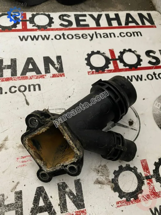 bmw 5.20D E60 blok çatal su çıkış borusu