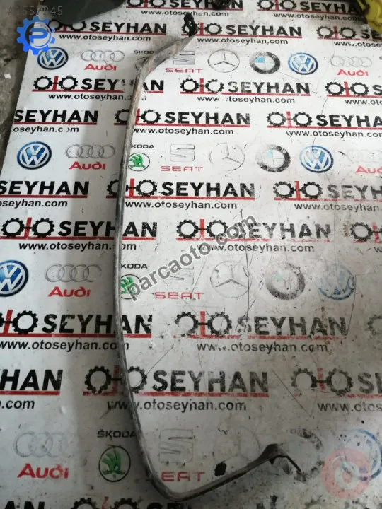 2K0201654A volkswagen caddy 2008 yakıt deposu tutucu