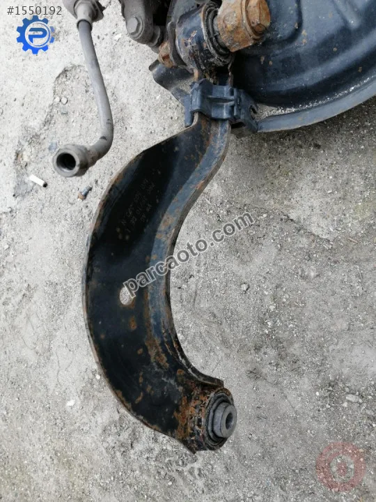1K0505323N volkswagen golf 6 arka dingil taşıyıcı kolu