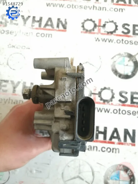 4M51-17508-AA Ford focus 2 2010 ön silecek motoru