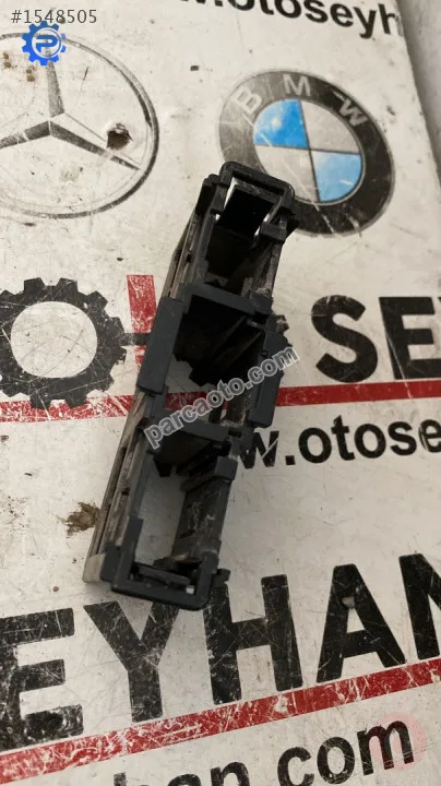 6Q0937545B seat ibiza 2002-08 sol orta direk dış fiş yuvası