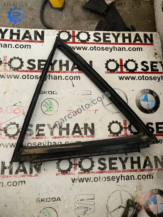 68189-02170 toyota corolla sağ arka kelebek cam çerçeve lastiği
