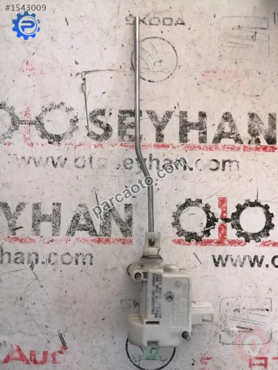 5K6610773A volkswagen golf 6 depo kilit motoru