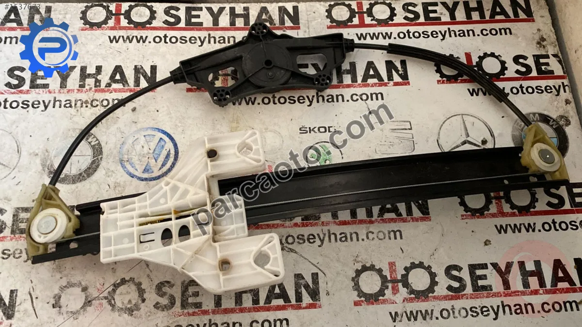 8W0839461 audi a4 2017 sol arka kapı cam krikosu