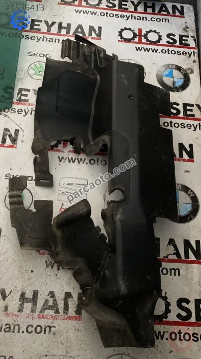 8V0121283K audi a3 2019 radyatör yan davlumbaz hava kanalı
