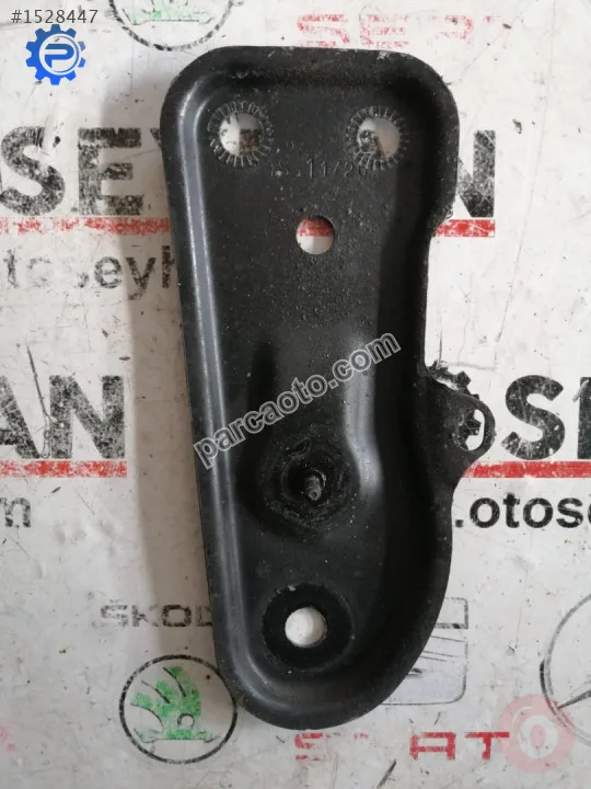 2Q0199518B skoda scala 2020 travers tutucu sağ