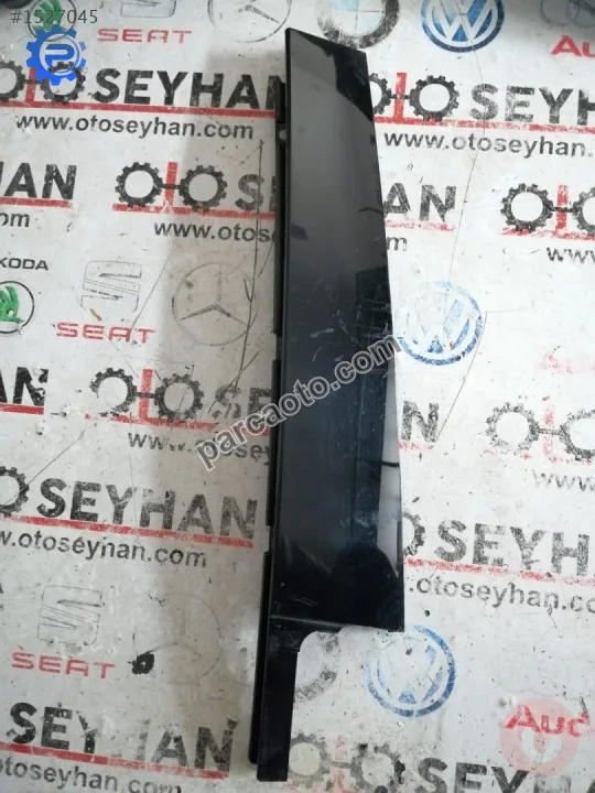 657839902 skoda scala 2020 sağ arka kapı dış direk kaplaması 657839902 skoda scala 2020 sağ arka kapı dış direk kaplaması