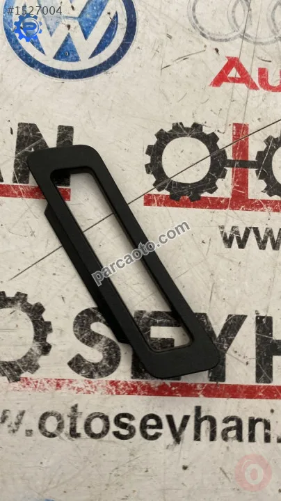 A2046950360 mercedes c180 w204 sağ arka direk emniyet kemeri