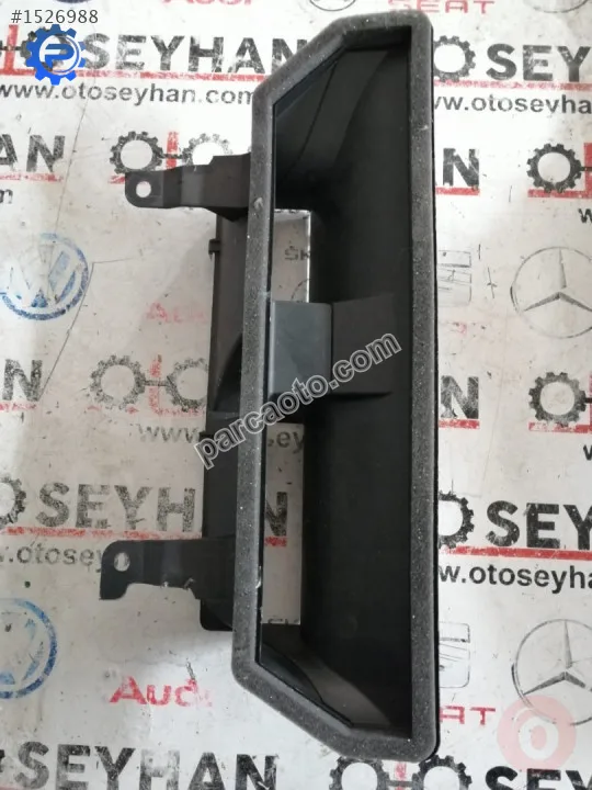 655819655B skoda scala kalorifer üst ön cam havalandırma