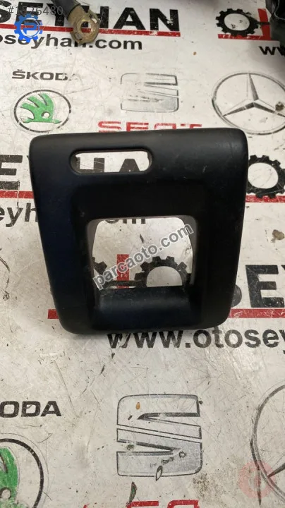 5G0885894B skoda scala golf 2020 arka koltuk yatırma düğmesi