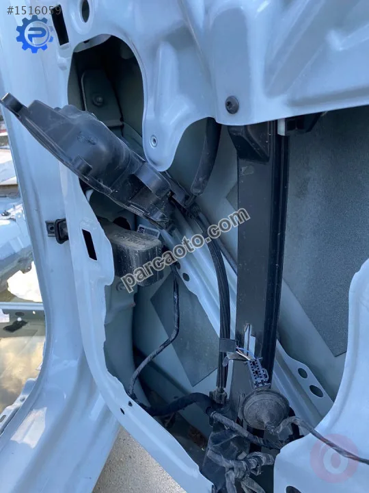 6J4839402H seat ibiza 2017 sağ arka kapı cam krikosu