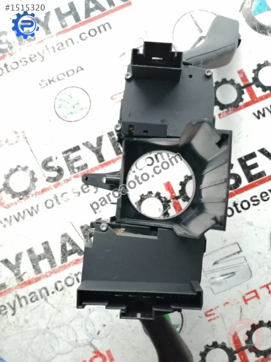 6RA953501D seat toledo 2012-19 silecek sinyal kolu