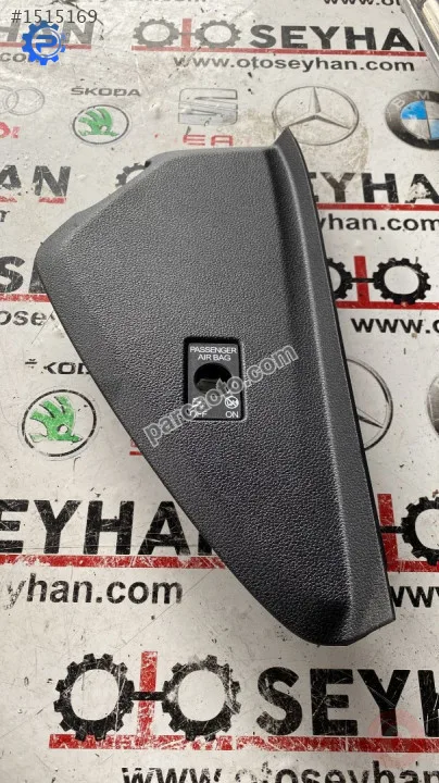 654857504B skoda scala 2020 göğüs sağ yan kapağı kaplaması