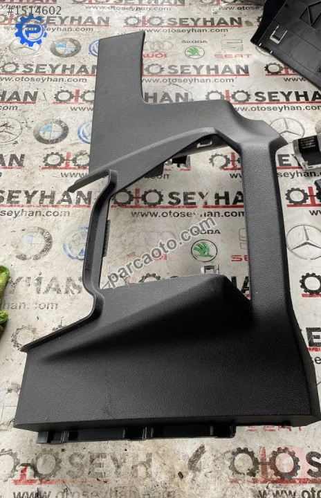 655858089 skoda scala 2020 göğüs orta kaplaması