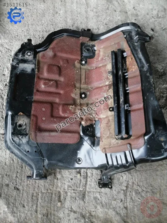 Nissan vanetta cargo iç motor kaputu sol