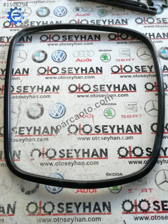 nissan vanetta cargo sağ bağaj cam çerceve fitili