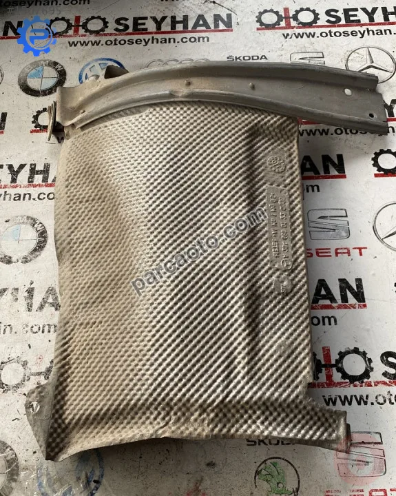 A2046800122 mercedes C180 W204 egzoz ısı kalkanı