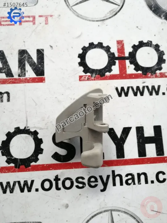 1K0857607J vw jetta 2009 tavan tutamağı yuvası