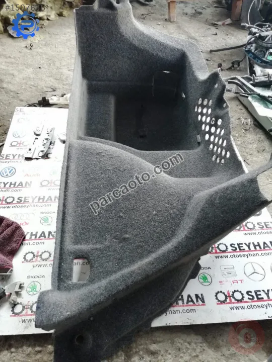 1K5867427C vw jetta 2009 sol bağaj halısı