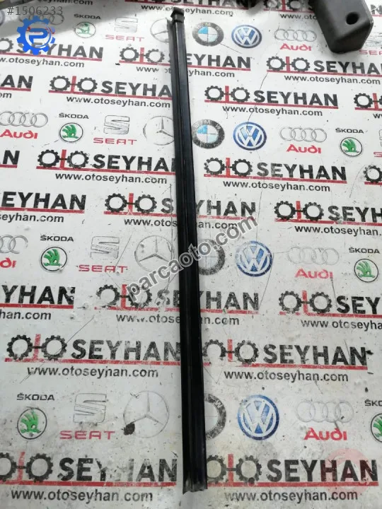 nissan vanetta cargo sağ ön kapı iç cam sıyırıcı fitil