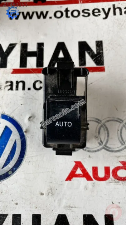 toyota corolla 2018 sağ ön kapı tekli cam düğmesi