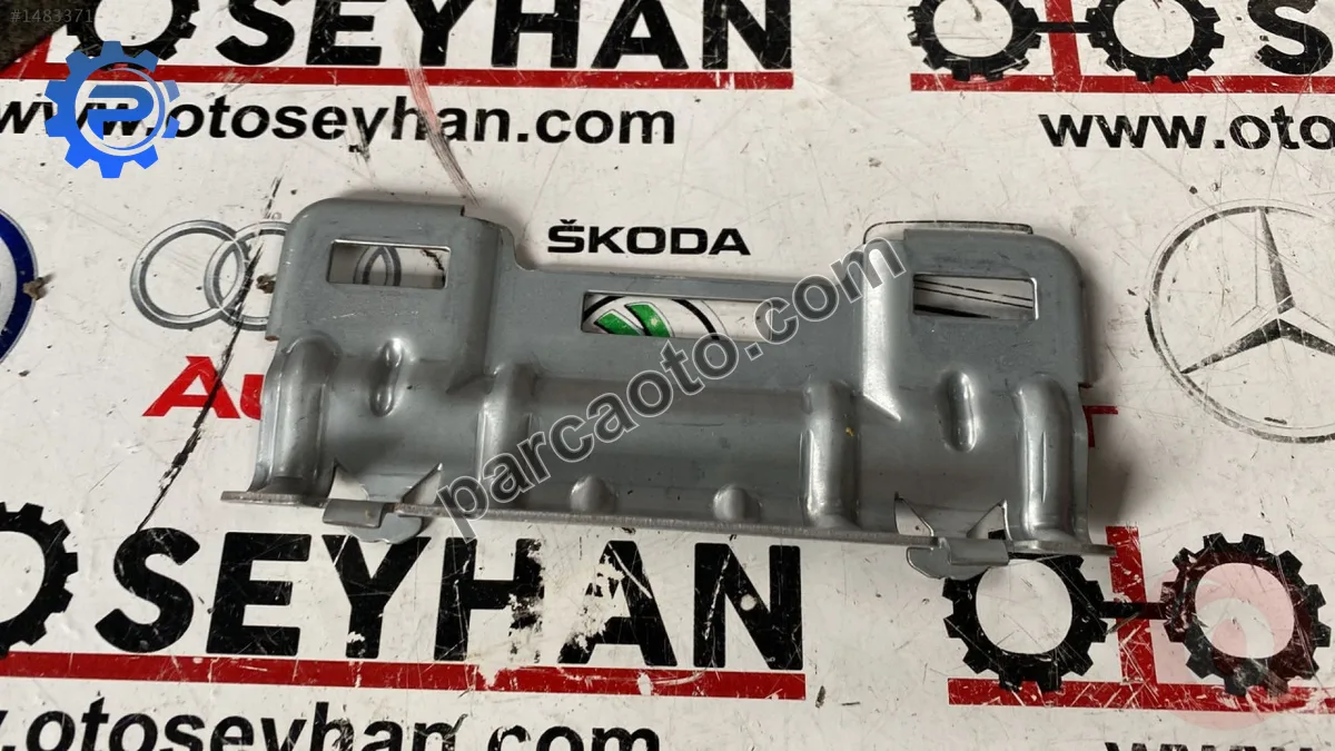 3G0858679A vw passat sol arka tavan kartonu  tutamağı tutucu