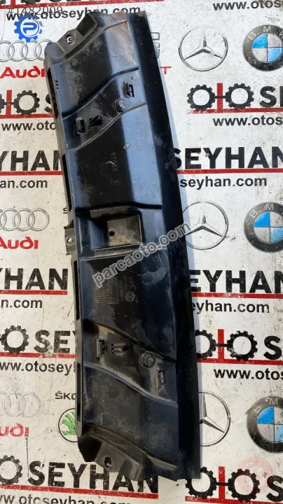 2K0815681A volkswagen caddy ön cam havalandırma kanalı