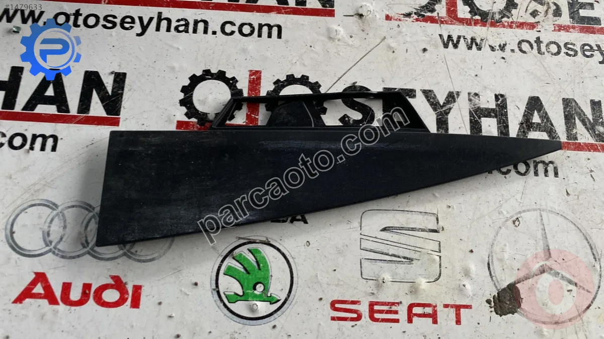 Toyota carina 1998 bağaj havalandırma kapağı sol