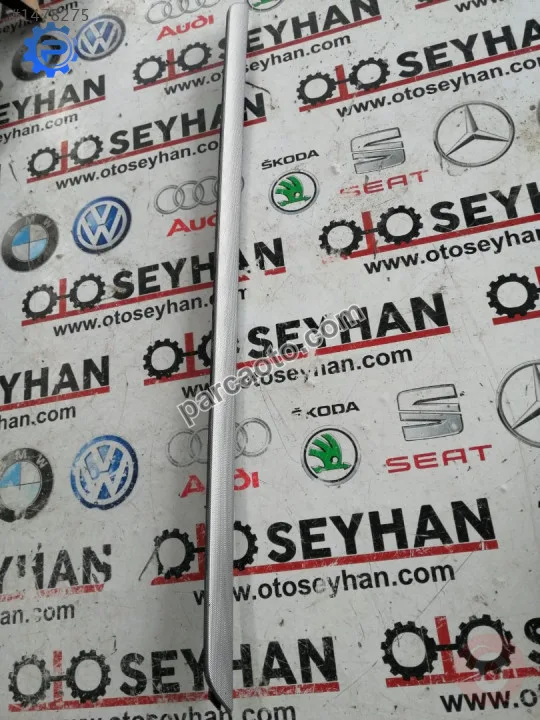 1K4867450 vw jetta 2005-10 sağ arka kapı kartonu çıtası